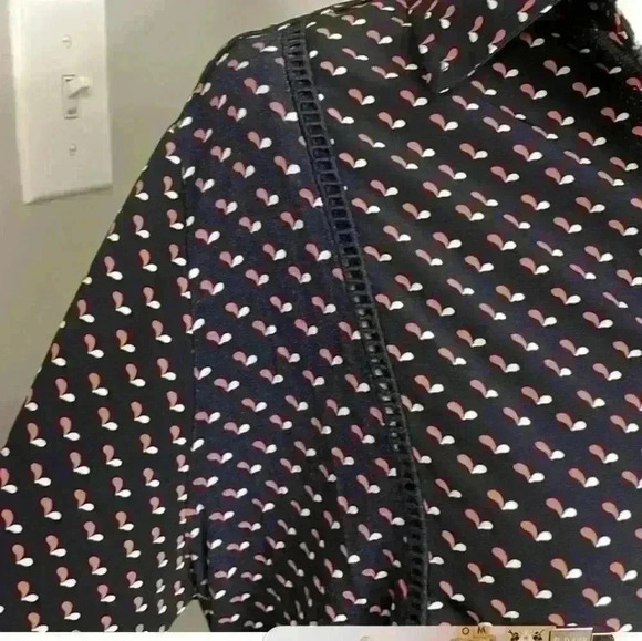 - 🌻Ann Taylor Long Sleeve Mixed Media Top Size small - Picture 6 of 6